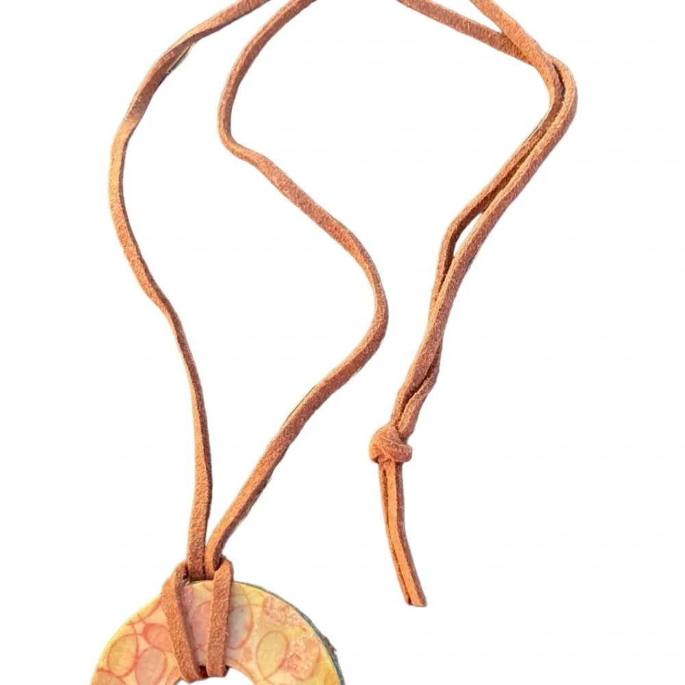 Necklace Leather With Pink Pendant vintage 80’s 22” long